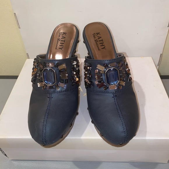 Kathy Van Zeeland VCADY Embellished Clogs, Size 7.5, Color: Blue - Picture 6 of 15